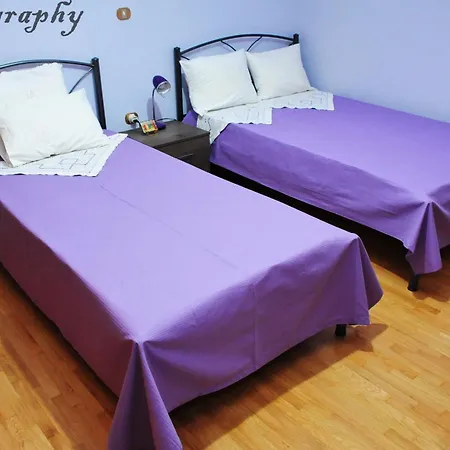 Alexandra's Art Apartment *